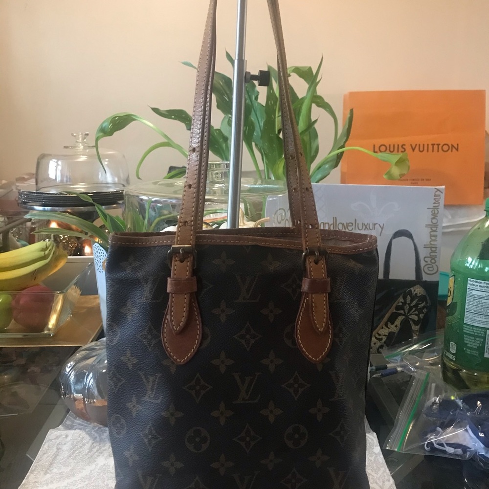 ✨SOLD ✨AUTHENTIC LOUIS VUITTON BUCKET